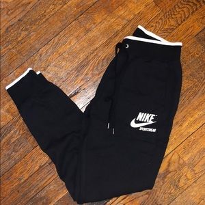Nike black sweatpants women’s size small